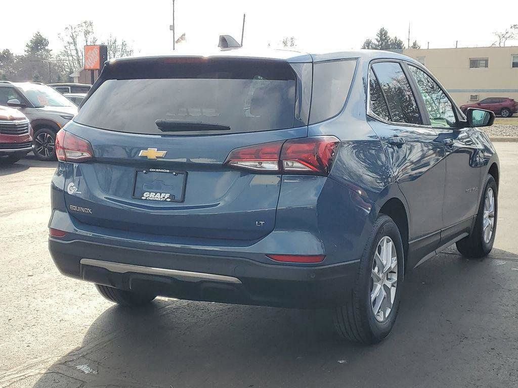 Used 2024 Chevrolet Equinox LT FWD image 3