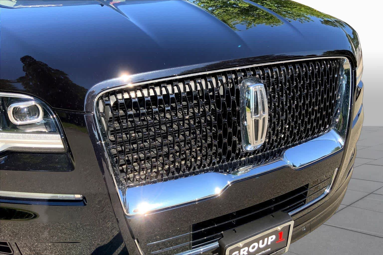 Used 2024 Lincoln Navigator Reserve AWD/4WD image 30