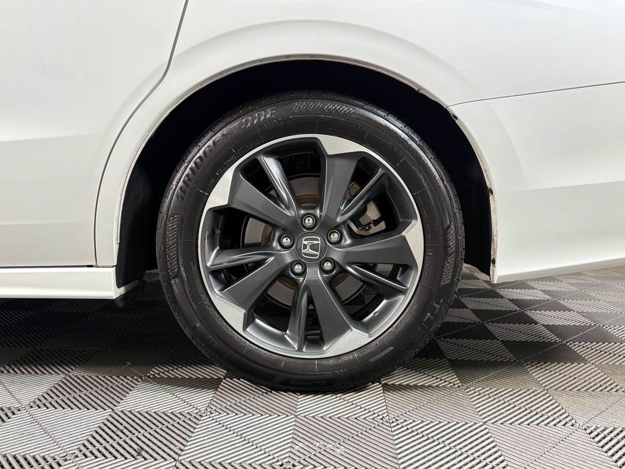 Used 2023 Honda Odyssey Elite image 11