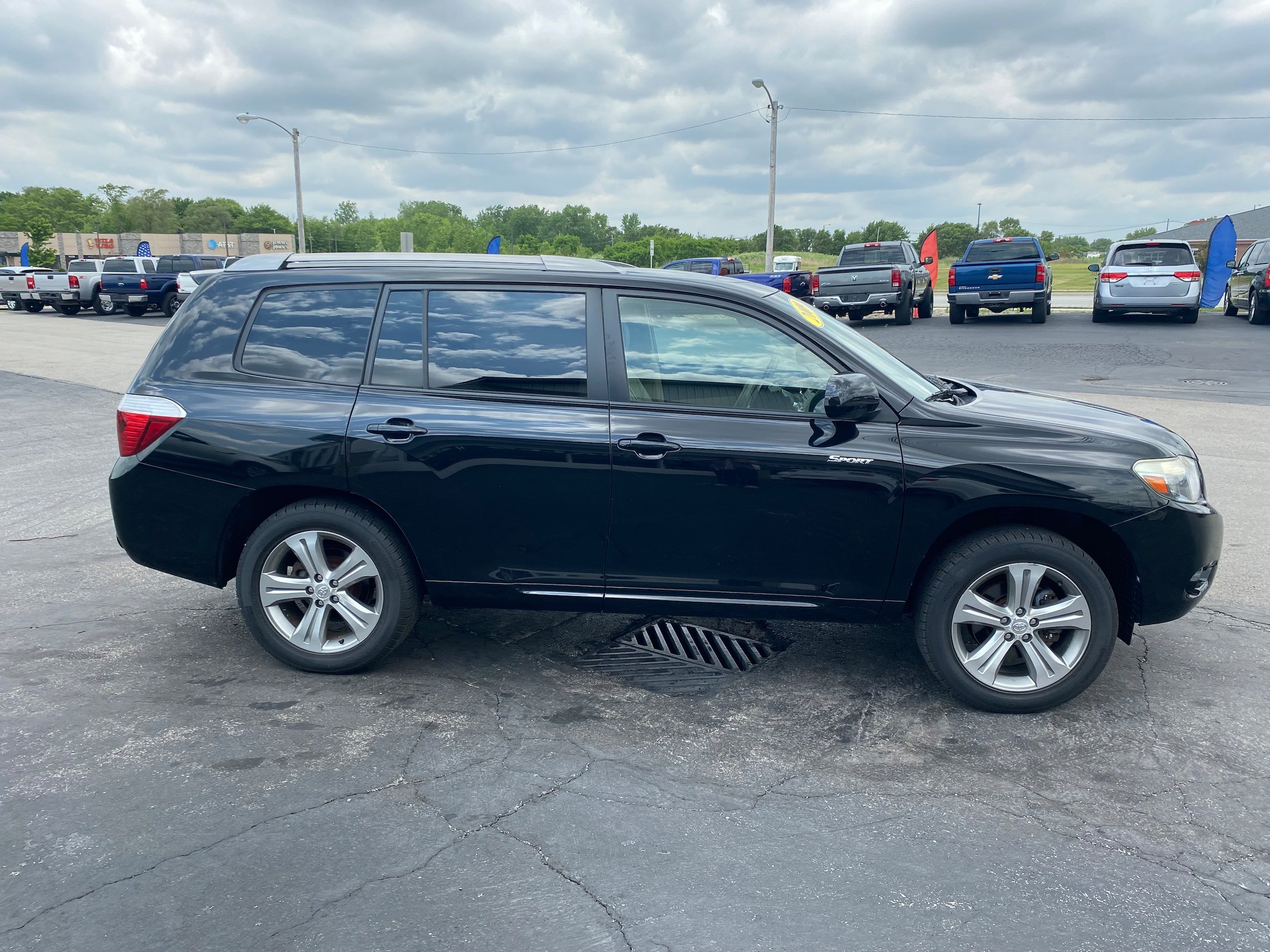 Used 2009 Toyota Highlander Sport FWD image 2