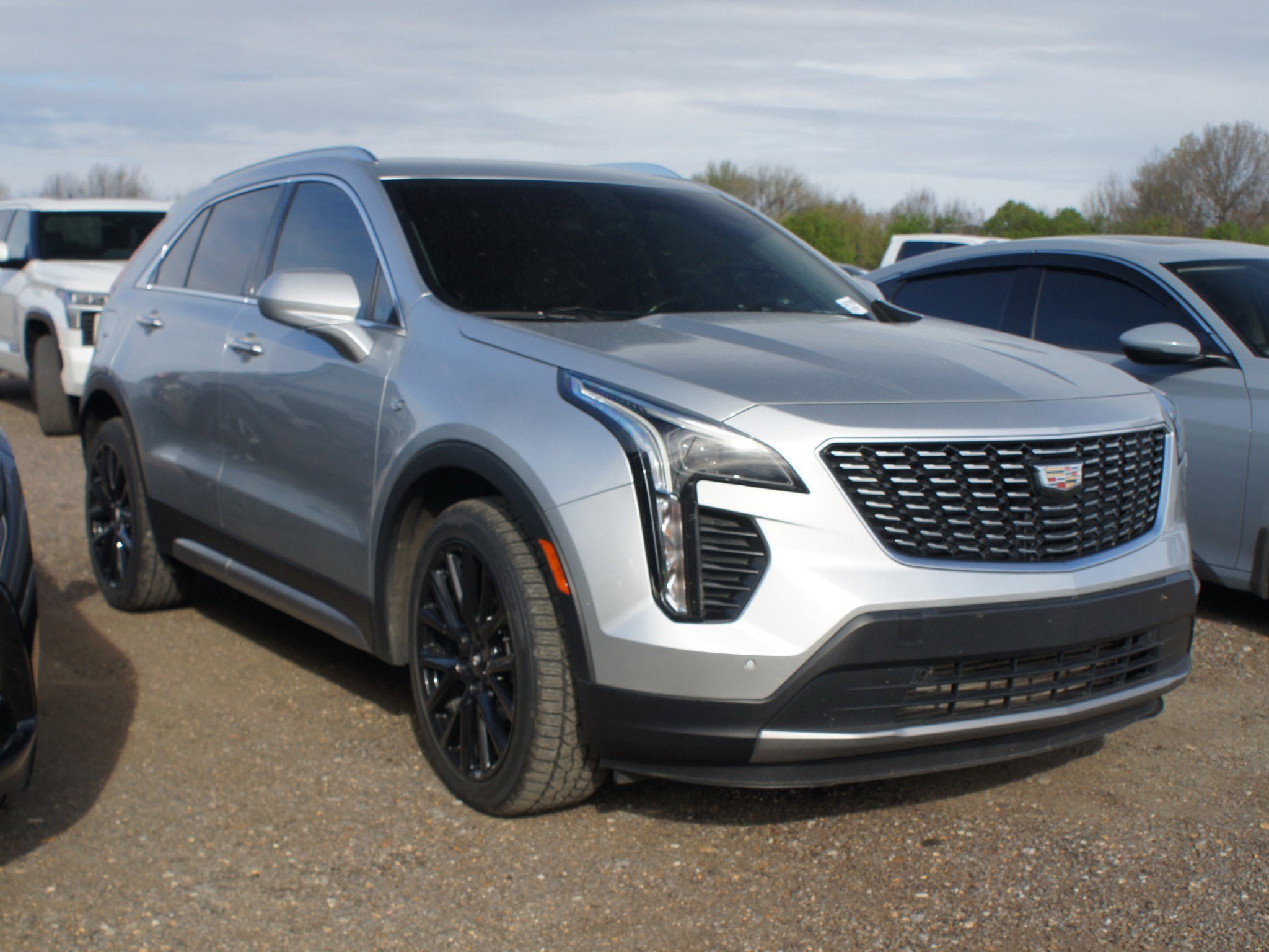 Used 2019 Cadillac XT4 Premium Luxury w/ Cold Weather Package image 3