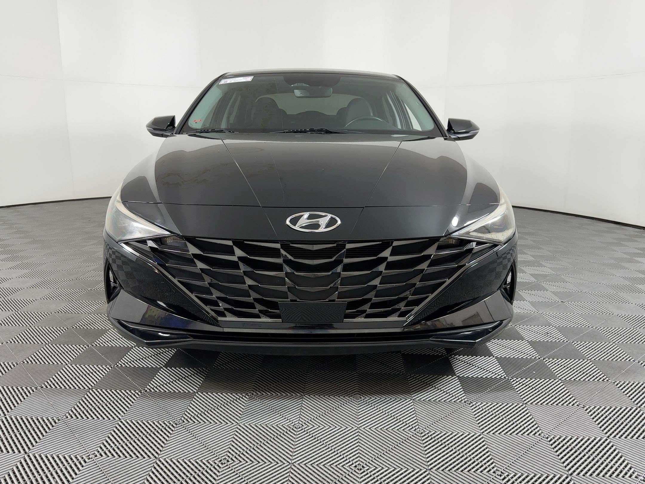 Used 2023 Hyundai Elantra Limited image 4