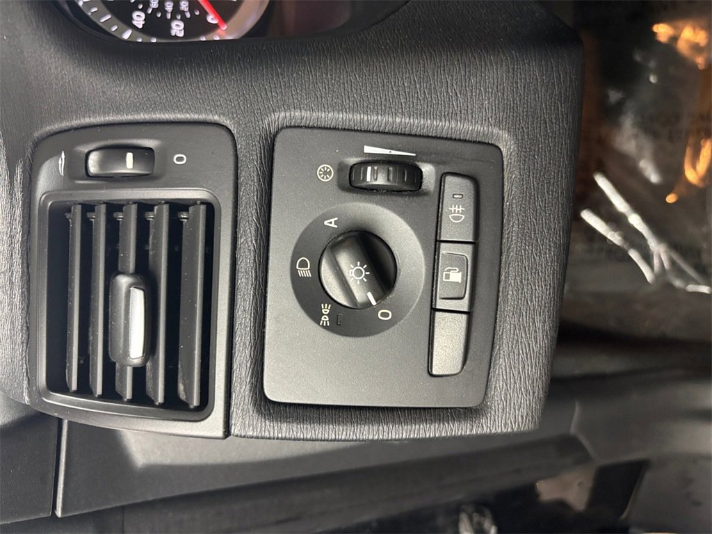 Used 2013 Volvo C70 T5 image 25