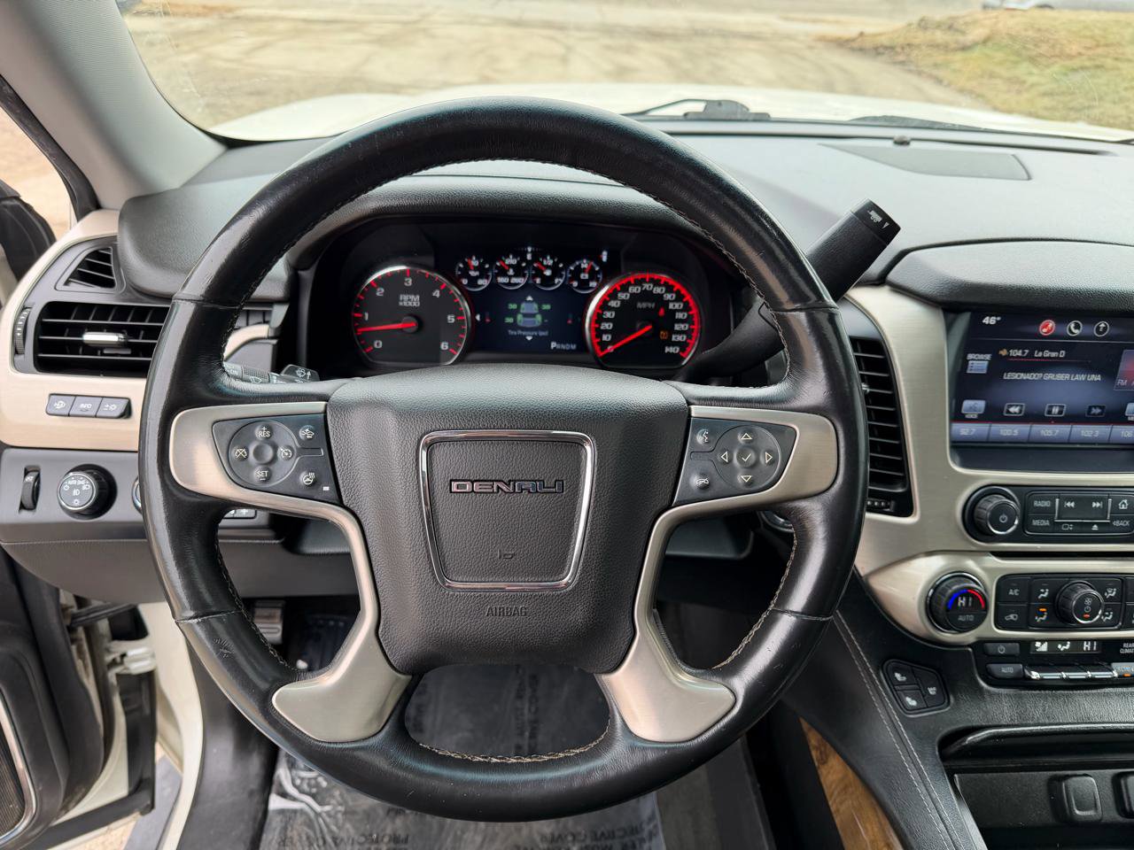 Used 2015 GMC Yukon Denali w/ Premium Package AWD/4WD image 18