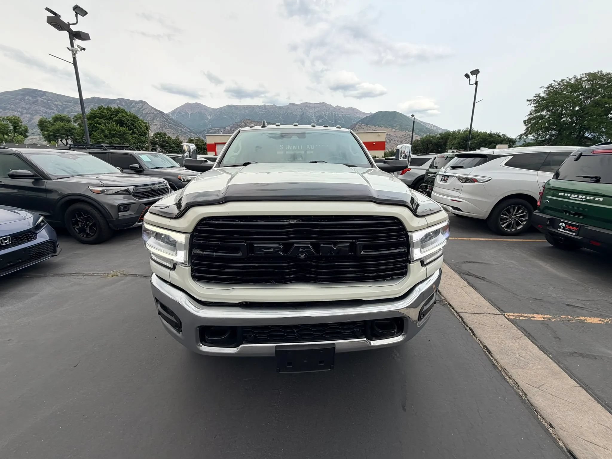 Used 2019 RAM 3500 Laramie AWD/4WD image 9