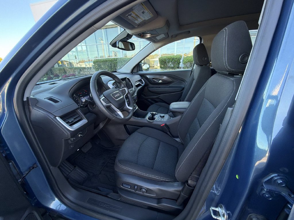 Used 2024 GMC Terrain SLE w/ Driver Convenience Package AWD/4WD image 10