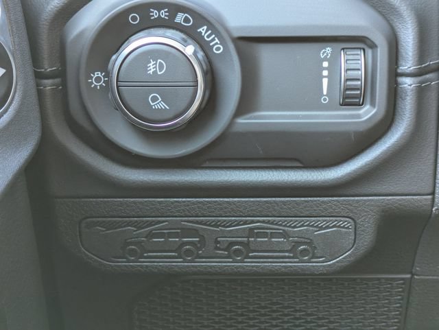 Certified 2025 Jeep Gladiator Sport AWD/4WD image 15