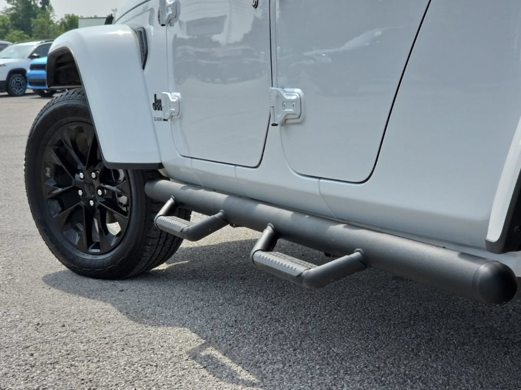 Used 2023 Jeep Gladiator Overland AWD/4WD image 12
