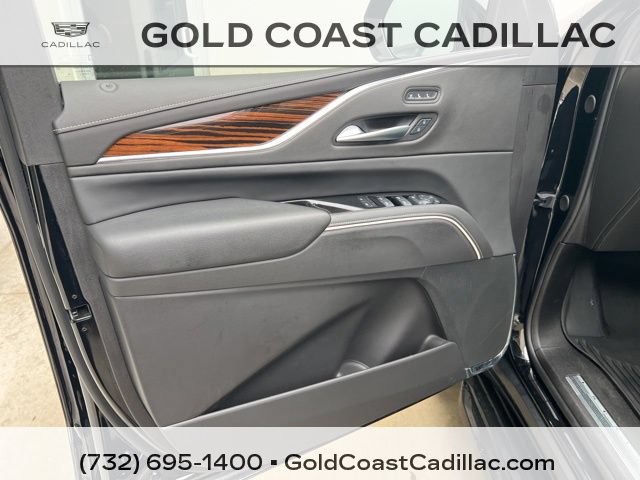 Certified 2024 Cadillac Escalade ESV Premium Luxury AWD/4WD image 19
