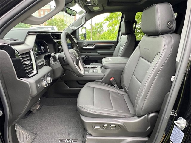 New 2025 GMC Sierra 3500 Denali w/ Denali Reserve Package image 14