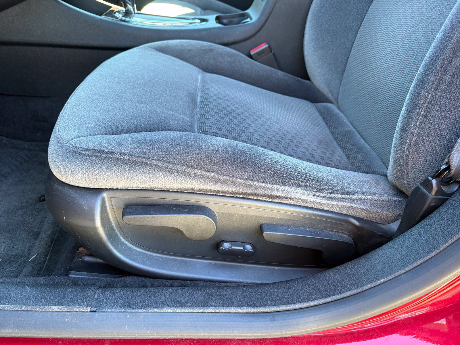 Used 2014 Chevrolet Impala LT w/ LT Sunroof Package FWD image 26