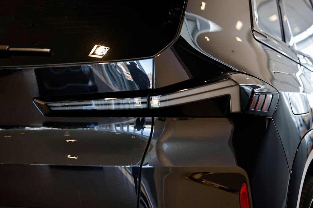 New 2026 BMW XM Label Red image 4