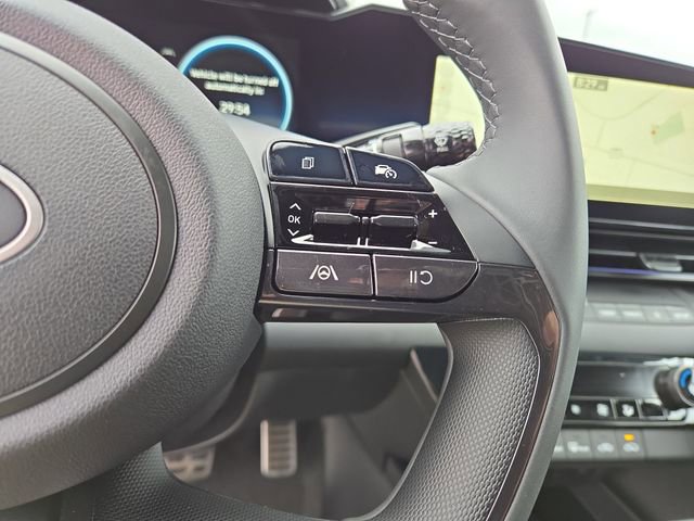 New 2025 Hyundai Elantra SEL image 18