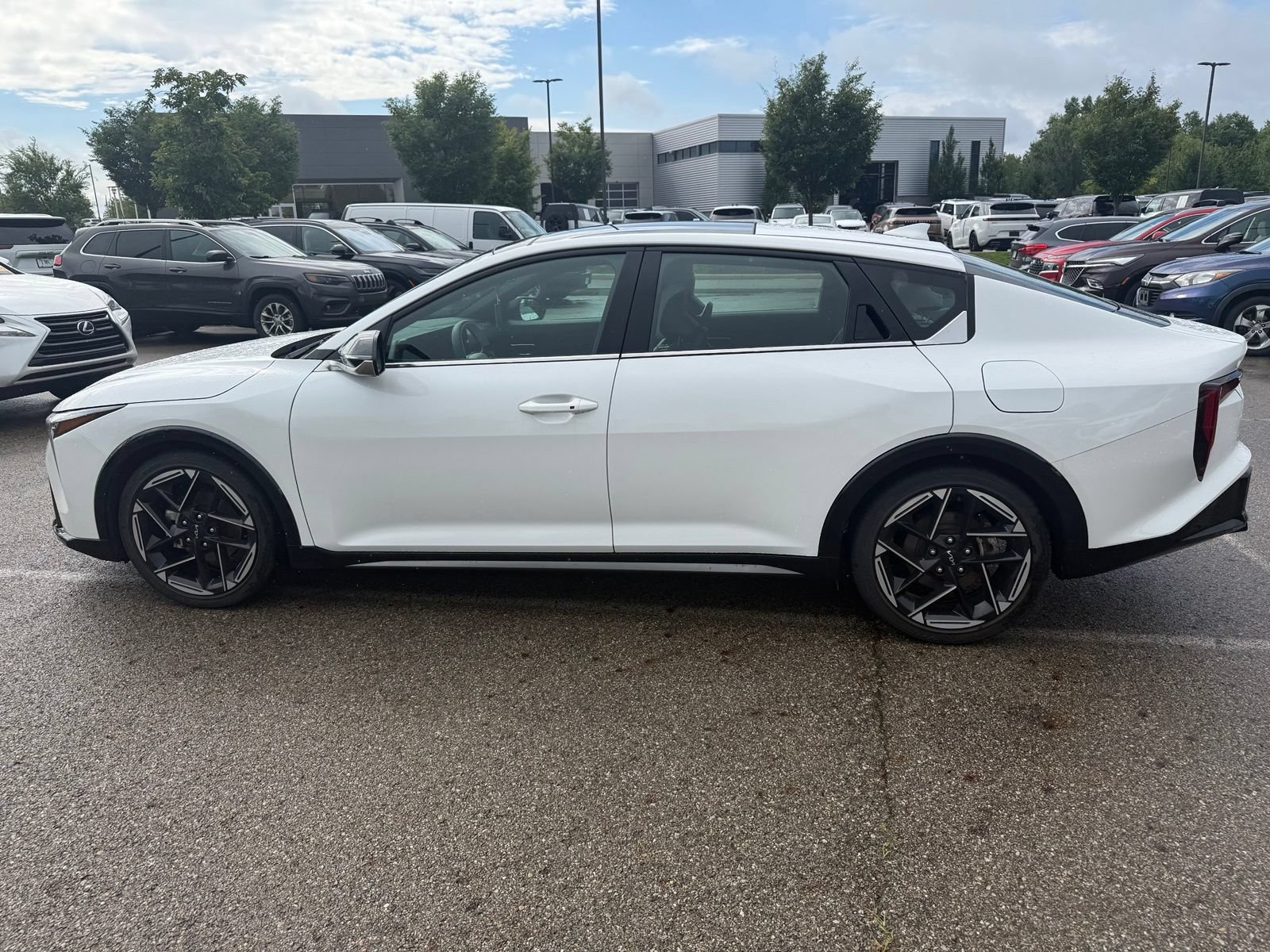 Used 2025 Kia K4 GT-Line w/ GT-Line Premium Package FWD image 8