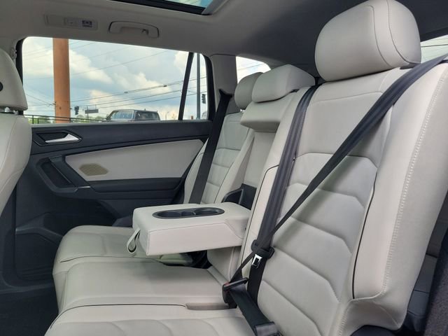 Used 2018 Volkswagen Tiguan SEL Premium FWD image 27