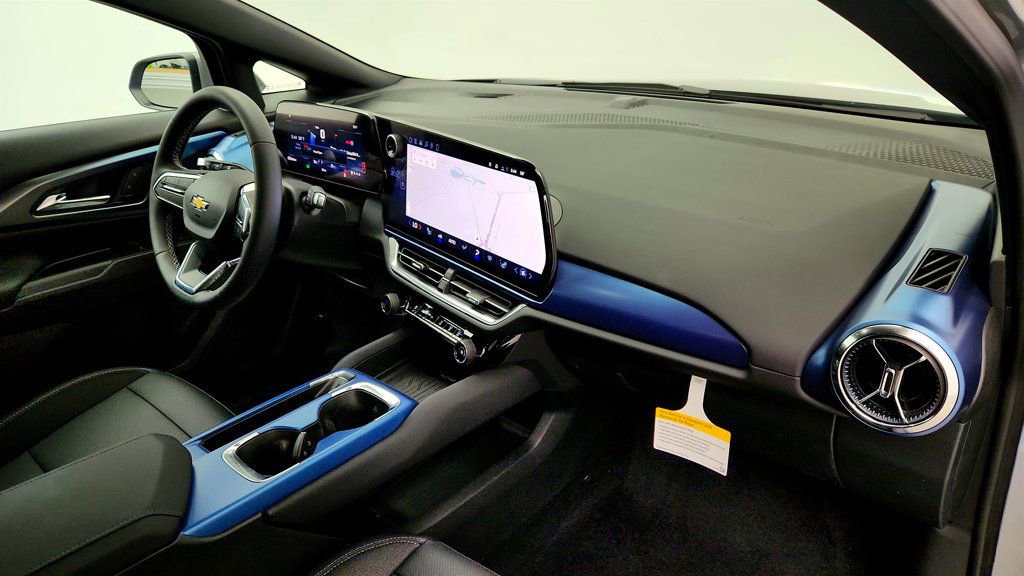Used 2026 Chevrolet Equinox EV LT FWD image 26