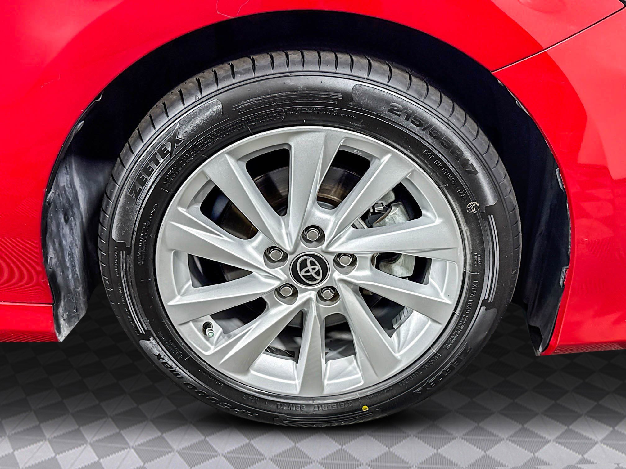 Used 2024 Toyota Camry LE image 31