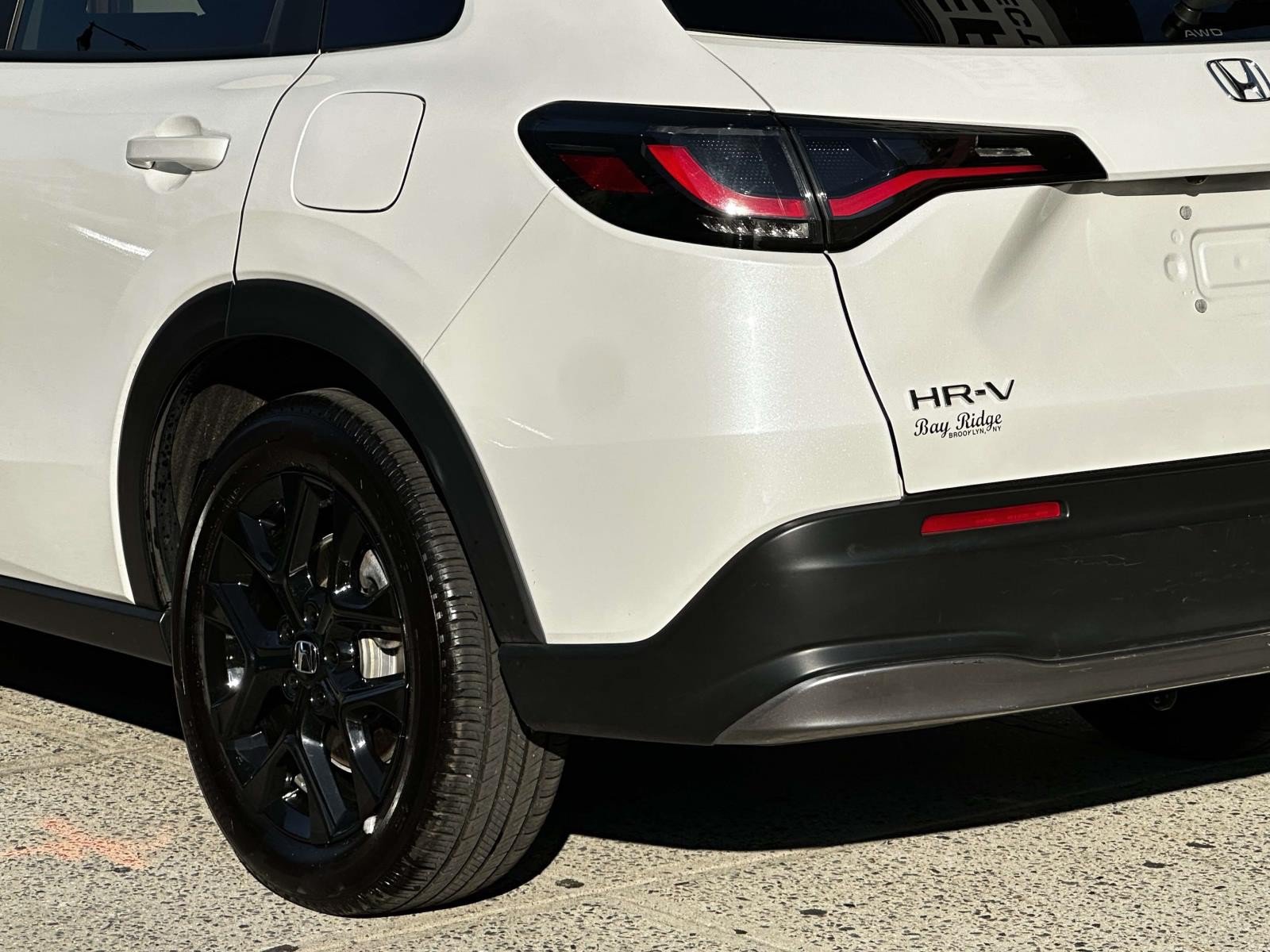 Used 2025 Honda HR-V Sport image 11