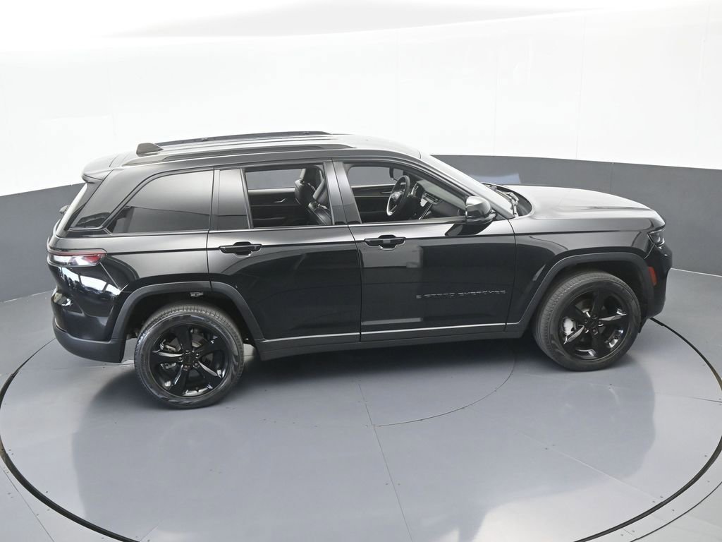 Used 2023 Jeep Grand Cherokee Limited w/ Black Appearance Package image 55
