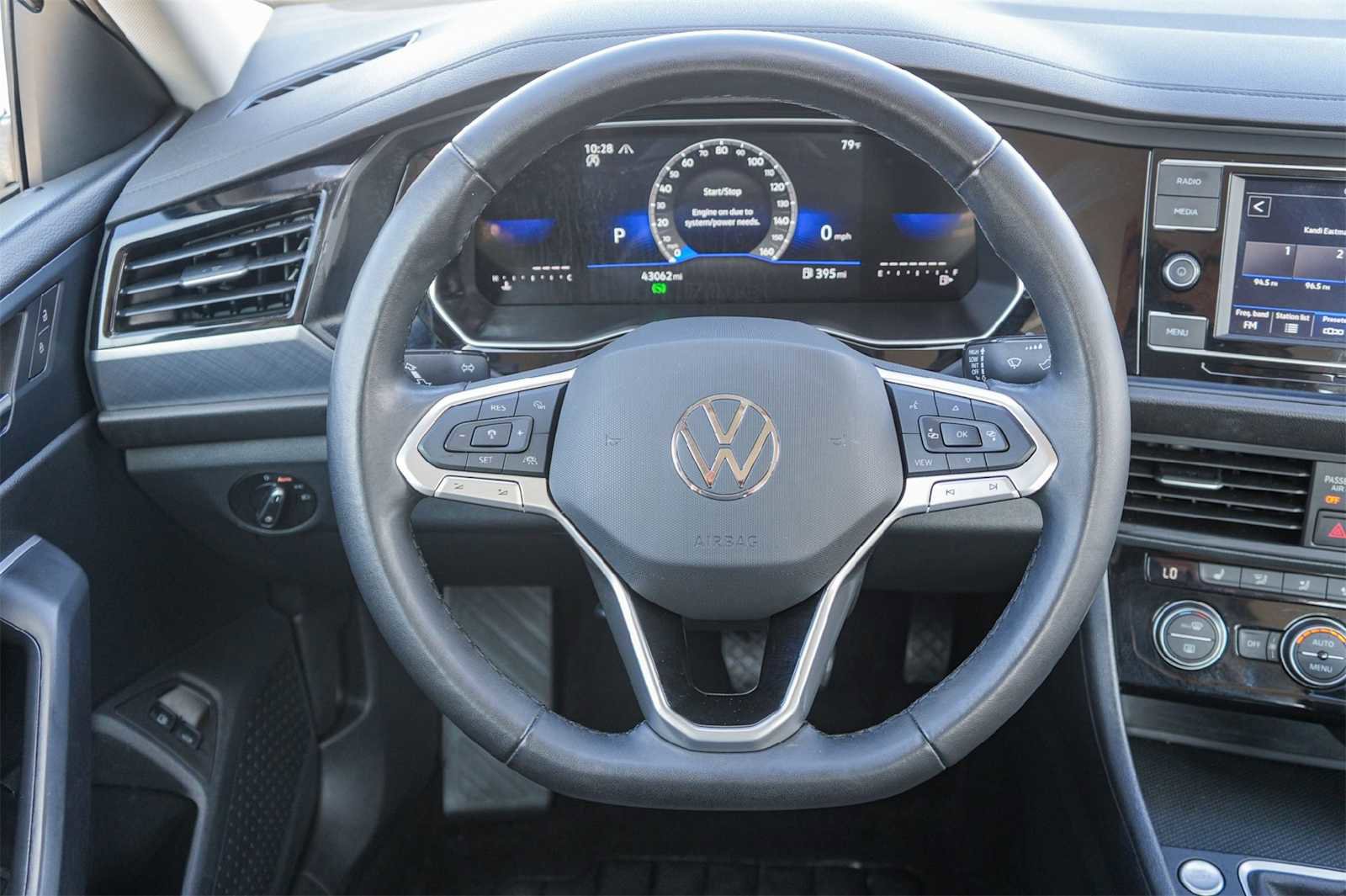 Used 2024 Volkswagen Jetta SE image 15
