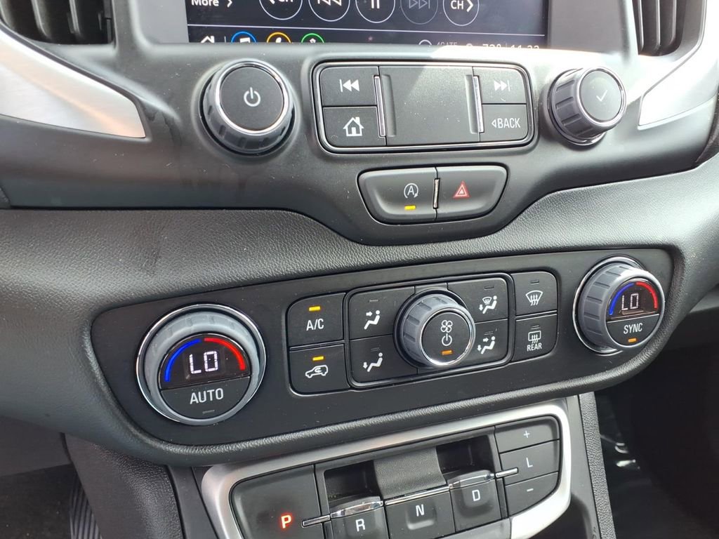 Certified 2024 GMC Terrain SLT image 11