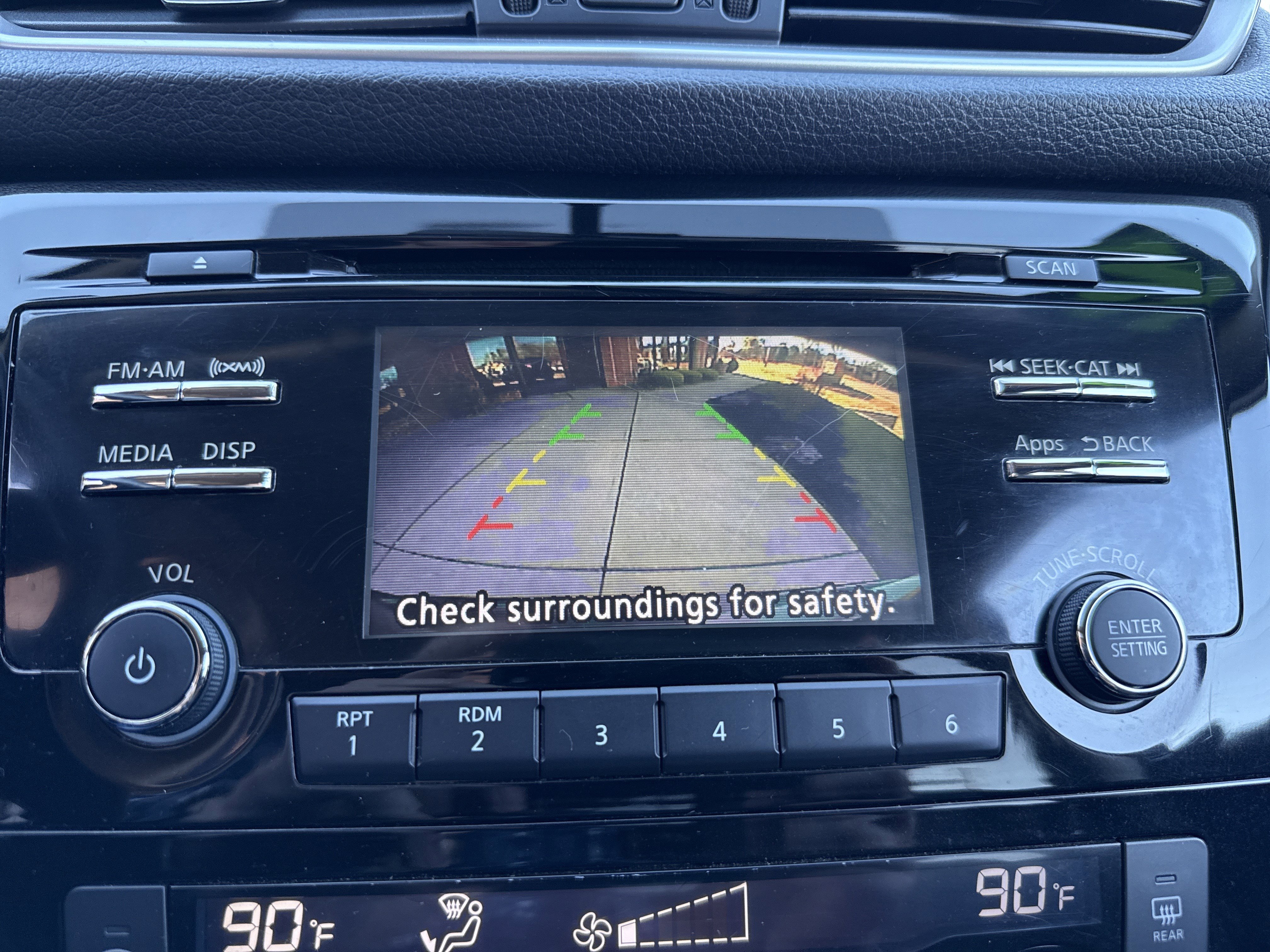 Used 2016 Nissan Rogue SV image 26