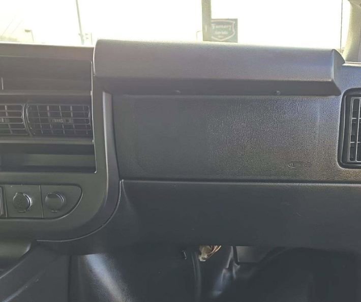 Used 2018 Chevrolet Express 2500 w/ Driver Convenience Package image 13