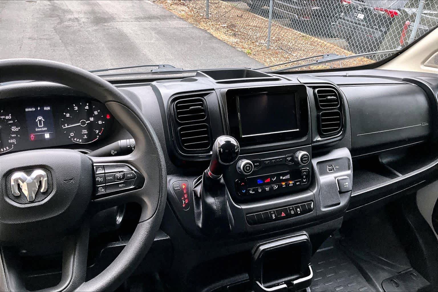Used 2023 RAM ProMaster 3500 w/ Driver Convenience Group FWD image 7
