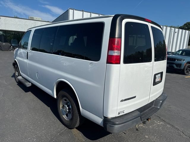 Used 2017 Chevrolet Express 3500 LT w/ LT Preferred Equipment Group RWD image 7