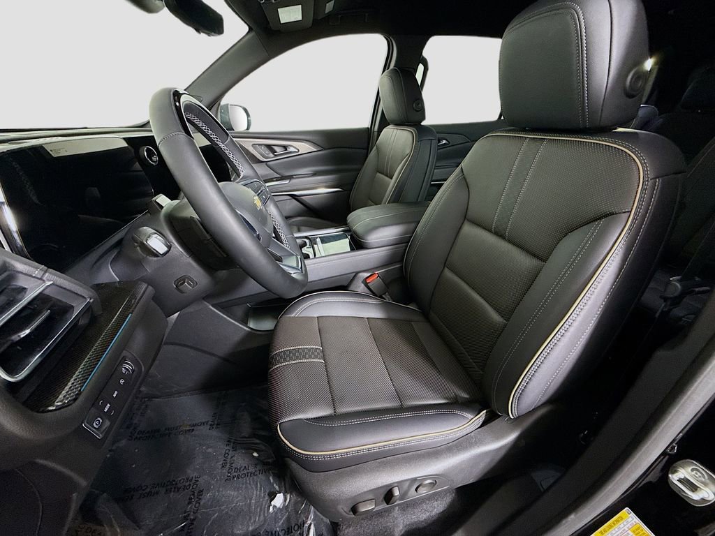 Certified 2025 Chevrolet Traverse High Country w/ LPO, Floor Liner Package image 21