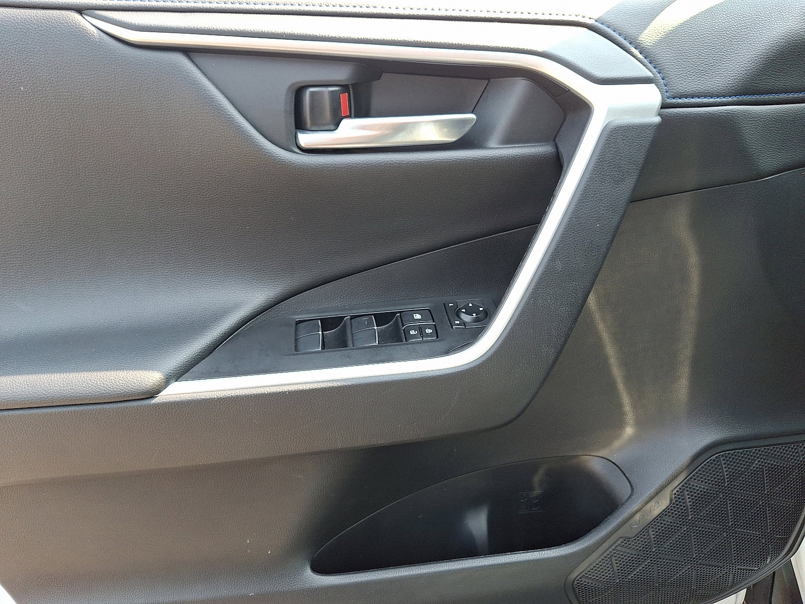 Certified 2020 Toyota RAV4 XSE w/ Carpet Mat Package image 13