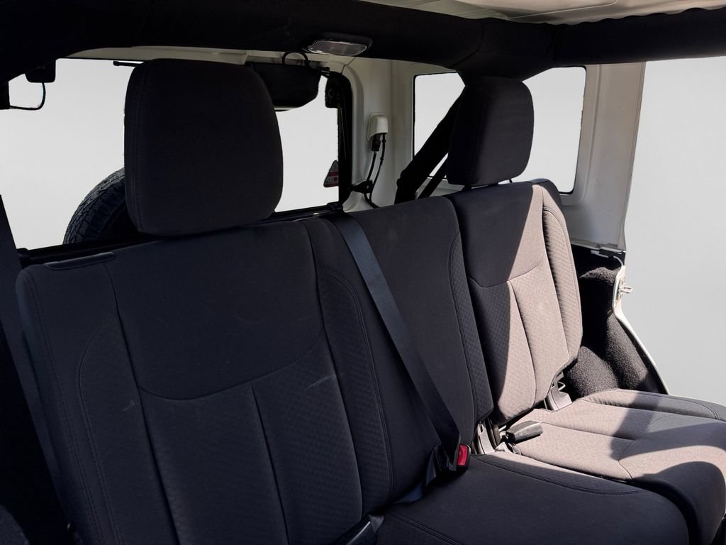Used 2018 Jeep Wrangler Unlimited Sport w/ Connectivity Group AWD/4WD image 21