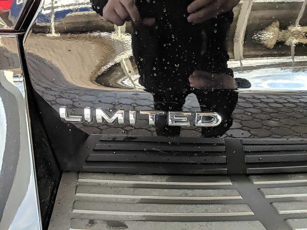 Used 2023 Ford Expedition Limited image 7