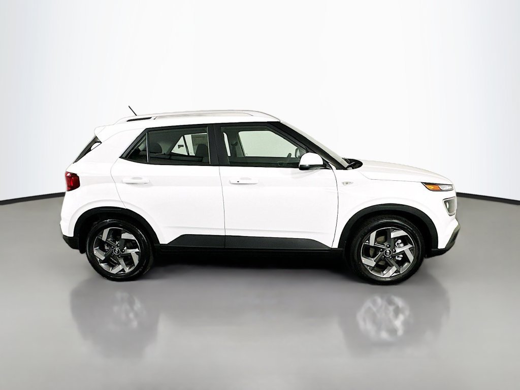 New 2026 Hyundai Venue SEL FWD image 4