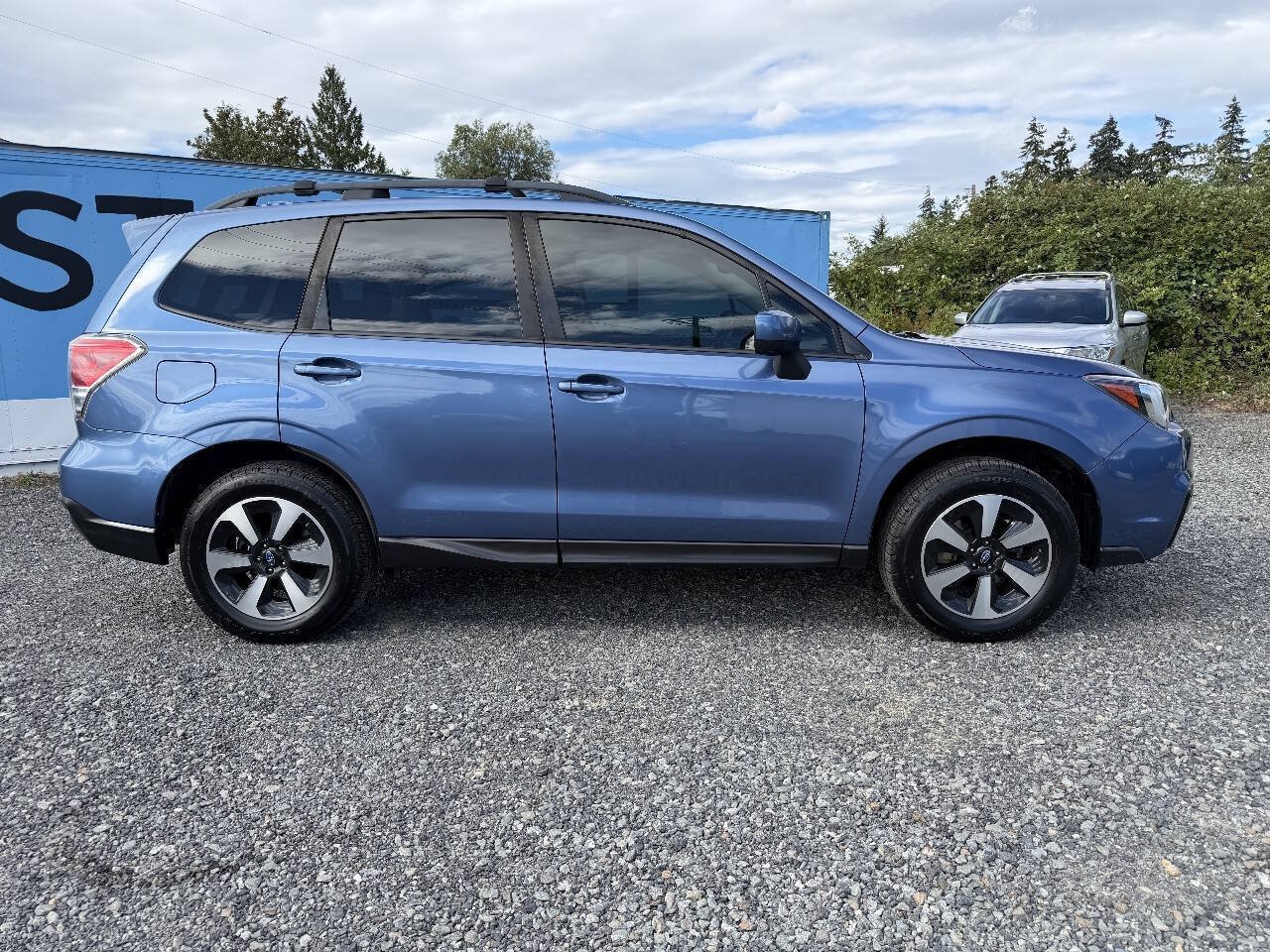 Used 2018 Subaru Forester 2.5i Premium w/ Popular Package #3A AWD/4WD image 2