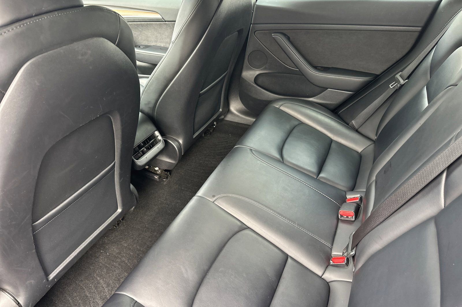 Used 2023 Tesla Model 3 Standard Range image 13