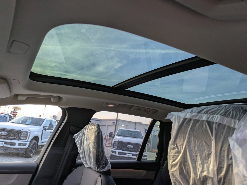 New 2026 Volvo XC90 B6 Plus w/ Protection Package Premier AWD/4WD image 19