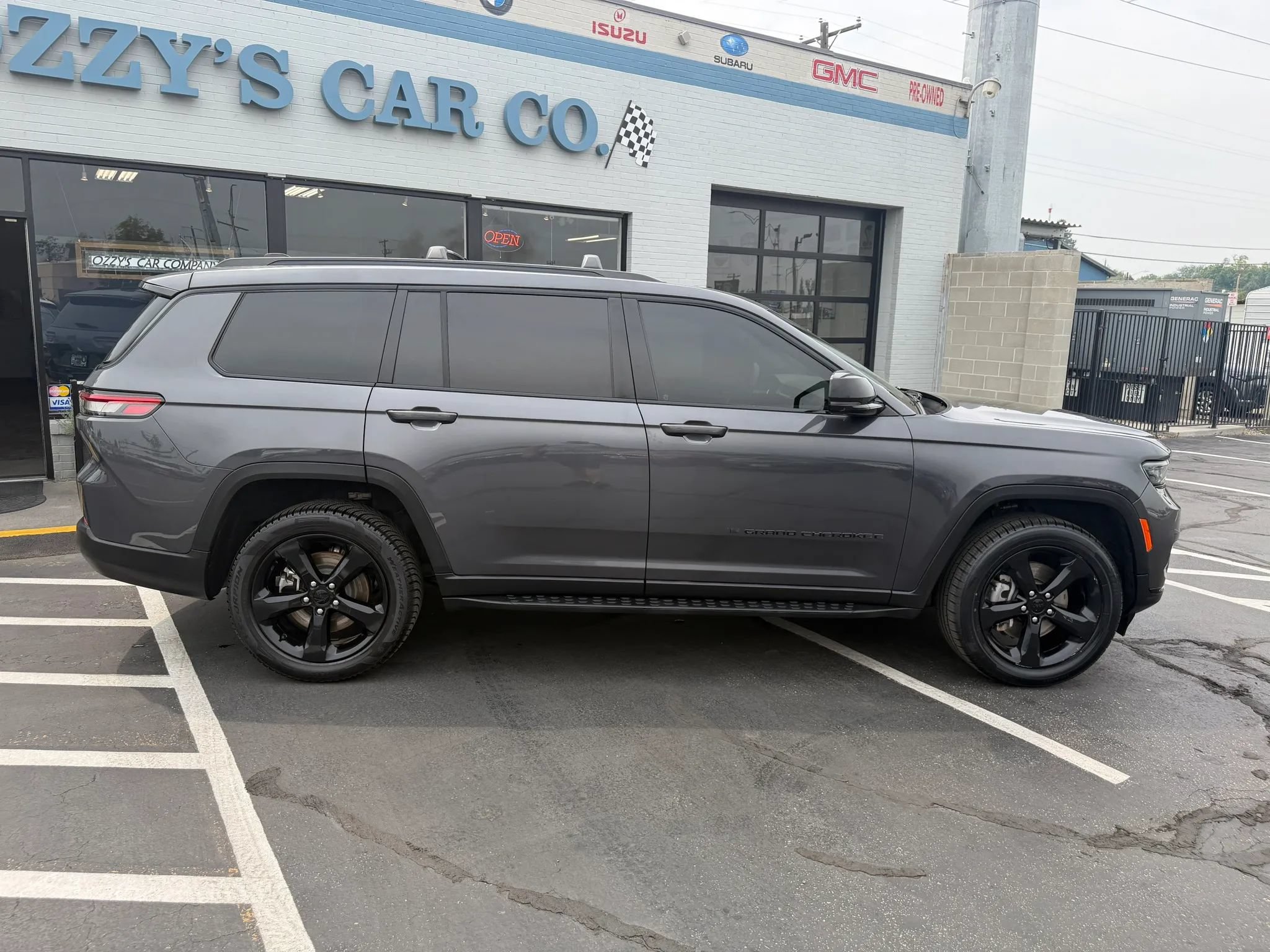 Used 2023 Jeep Grand Cherokee L Laredo AWD/4WD image 8
