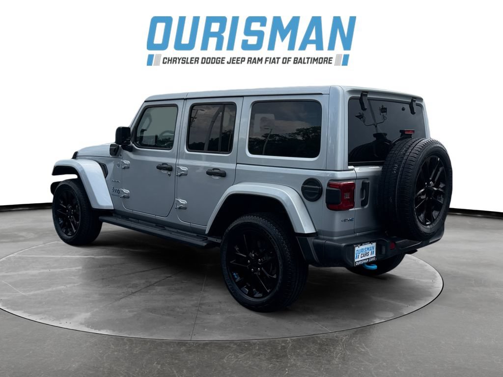 Used 2023 Jeep Wrangler Unlimited Sahara w/ Cold Weather Group AWD/4WD image 4