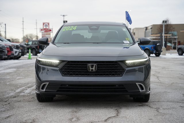 Used 2024 Honda Accord Touring image 2