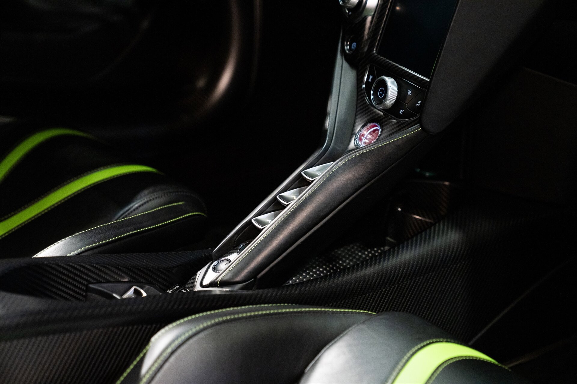 Used 2022 McLaren 765LT RWD image 20