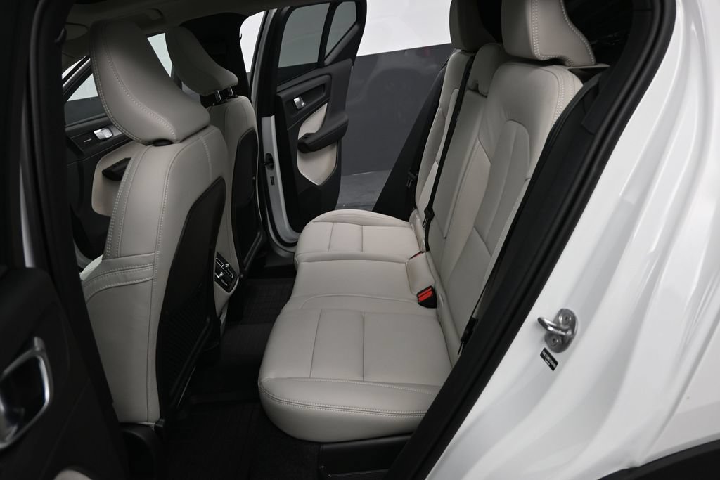 New 2026 Volvo XC40 B5 Ultra w/ Protection Package Premier AWD/4WD image 14