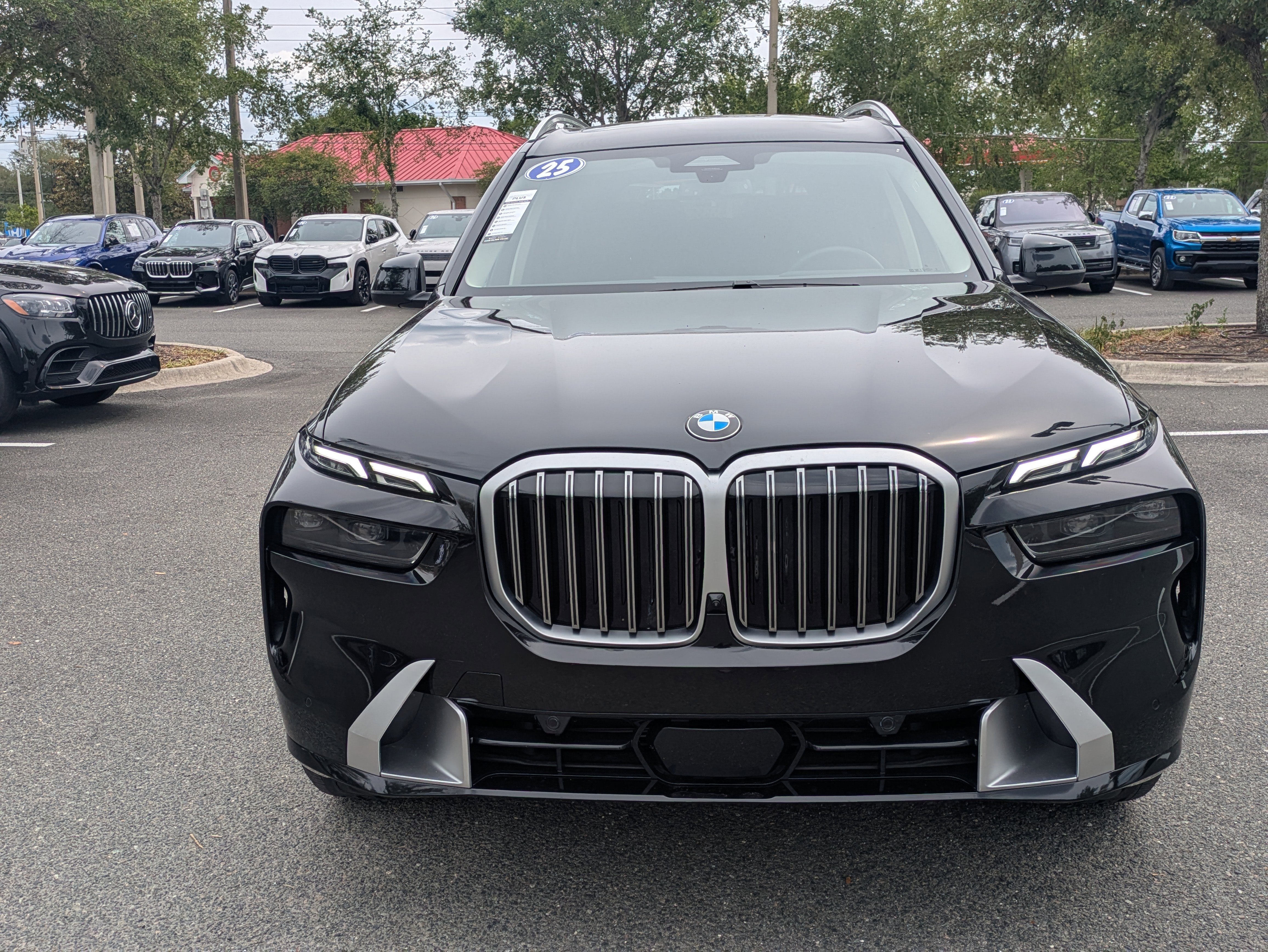 Used 2025 BMW X7 xDrive40i AWD/4WD image 9