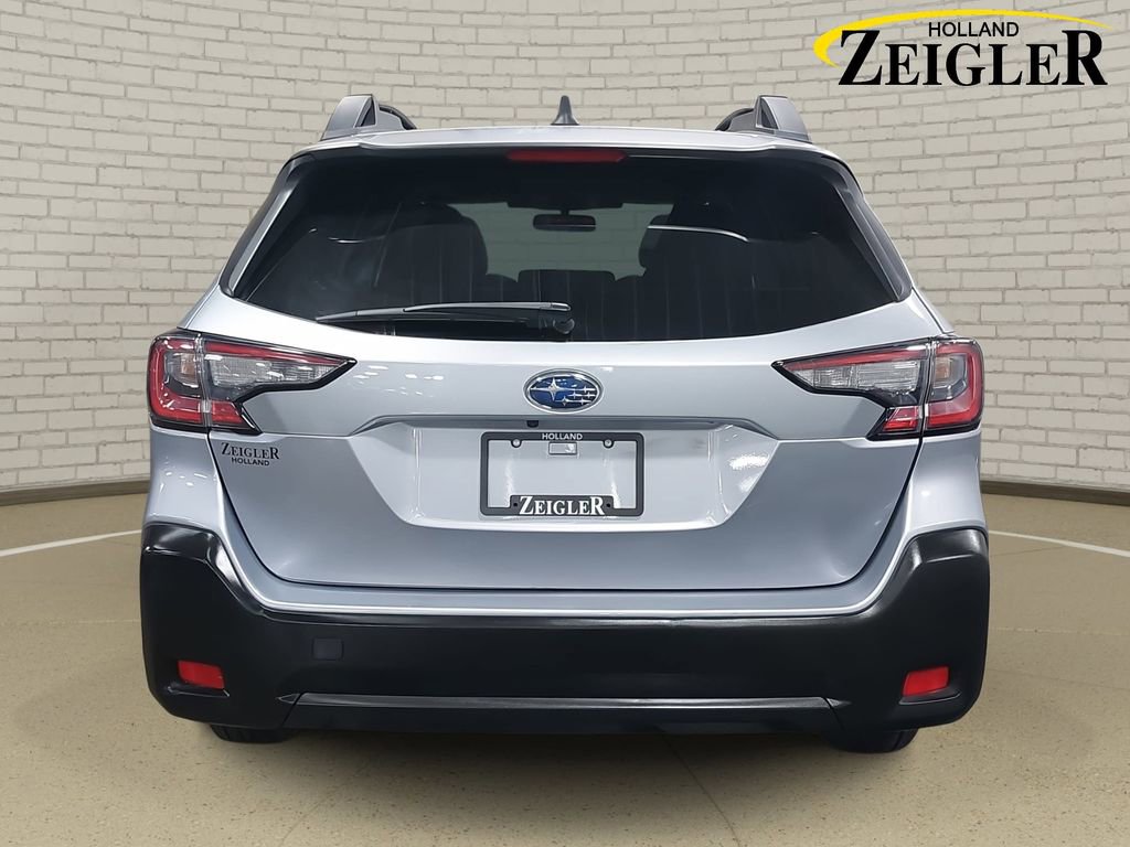 Used 2025 Subaru Outback Premium image 6