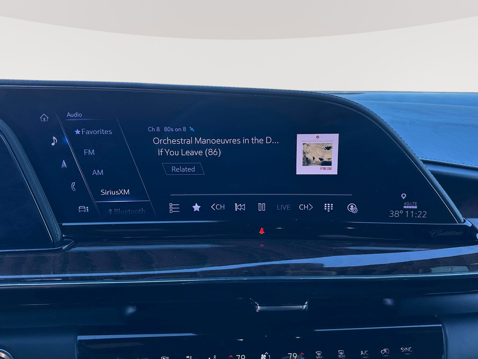 Certified 2022 Cadillac Escalade Premium Luxury Platinum image 10