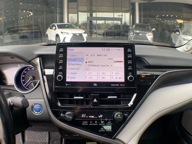 Used 2022 Toyota Camry XLE image 16