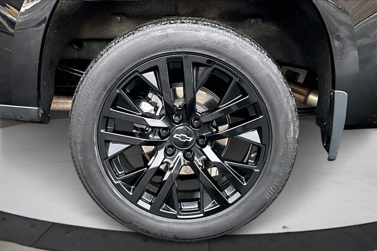 Used 2025 Chevrolet Silverado 1500 High Country w/ Midnight Edition image 37