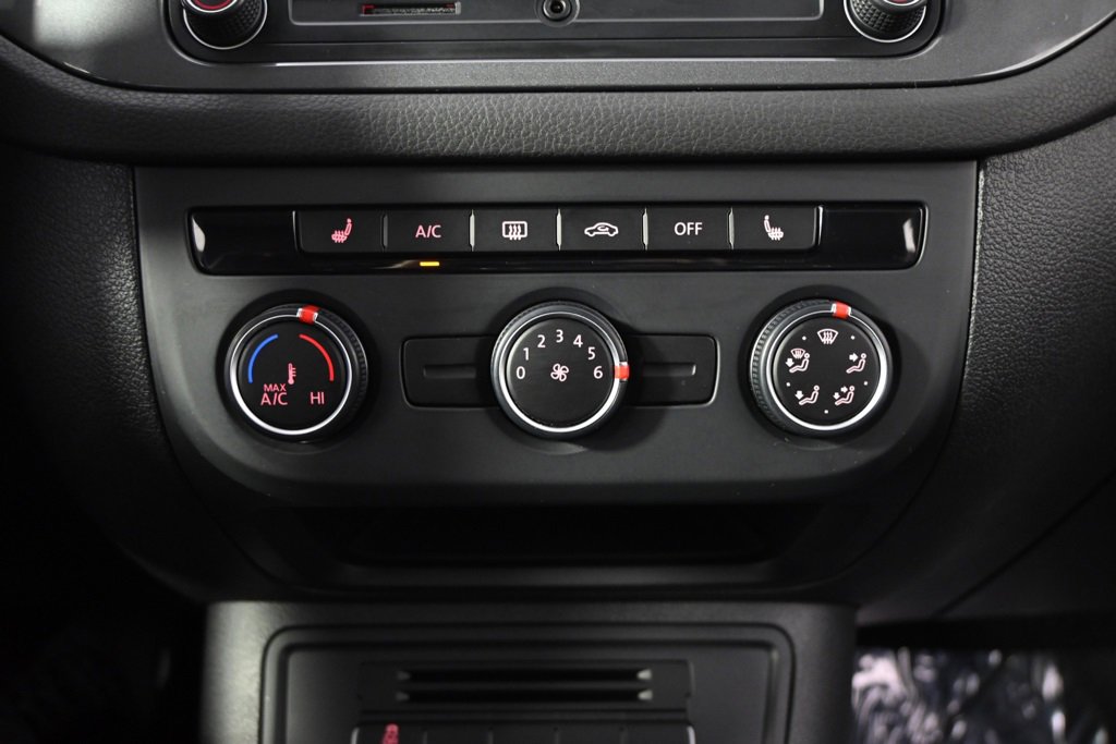 Used 2016 Volkswagen Tiguan S image 30