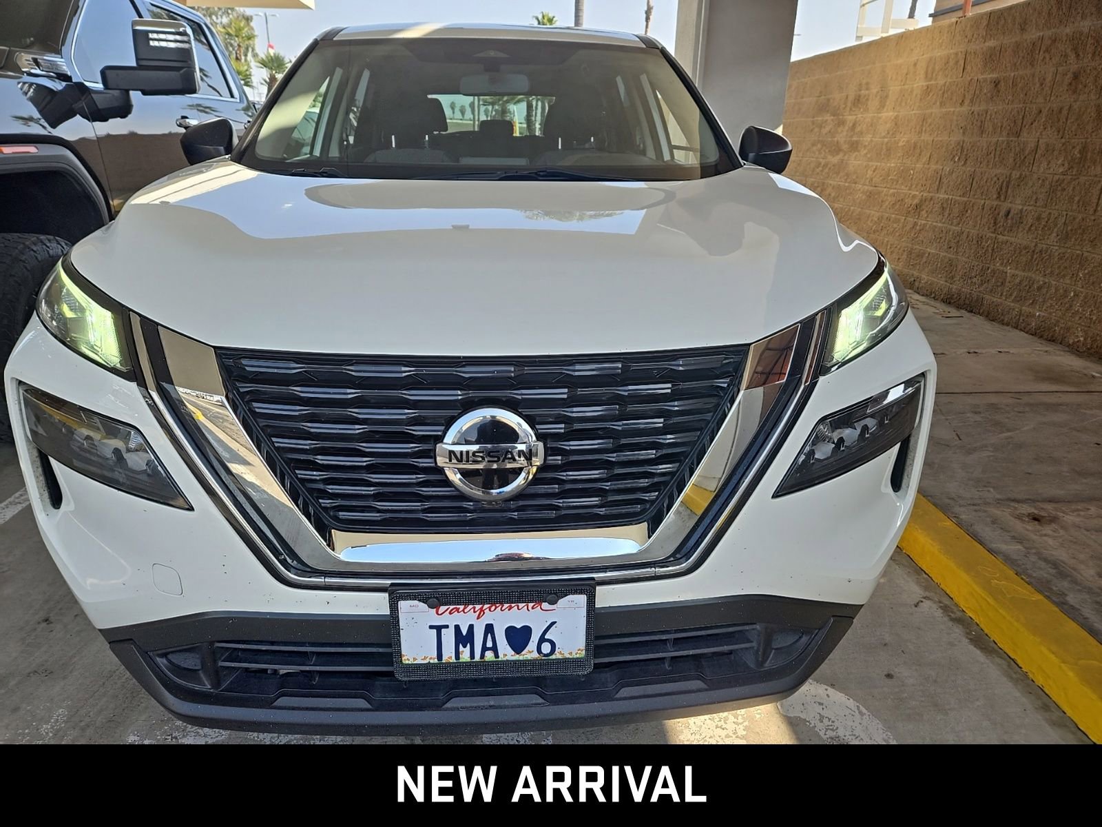 Used 2021 Nissan Rogue S image 2