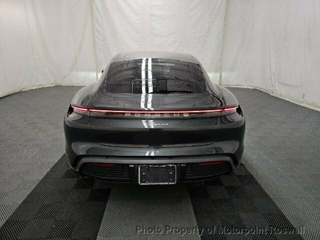 Used 2023 Porsche Taycan image 3
